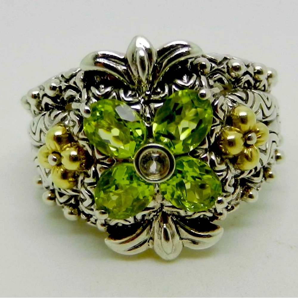 Barbara Bixby. 18K Gold And Silver  Elegant Silver and Green Peridot Ring AUGUST